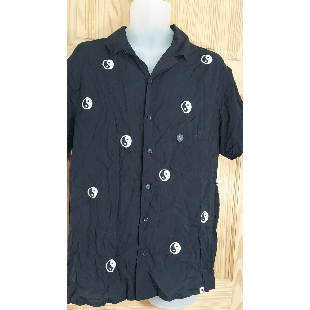 Turf & Country T&C Surf  Designs Hawaii Black Ying Yang Button Up Men’s Size Sm